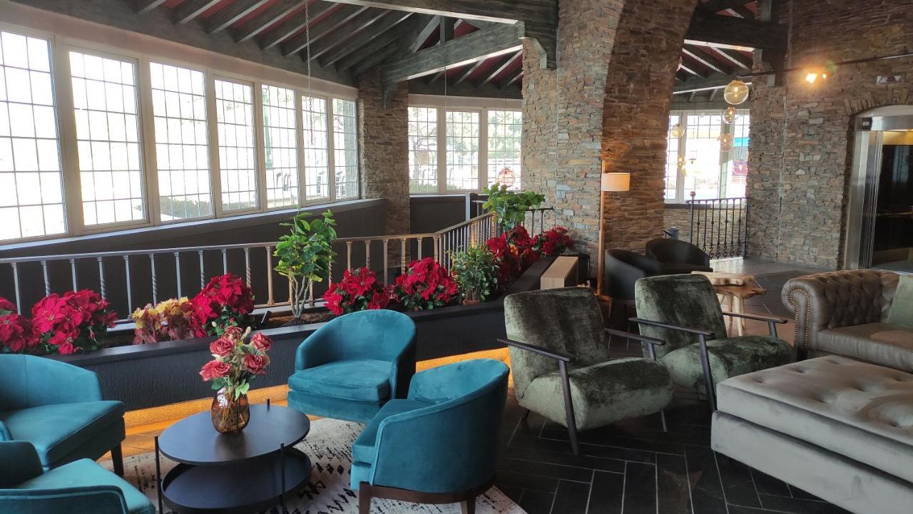 The Mountains Hotel เซียร์ราเนบาดา ภายนอก รูปภาพ