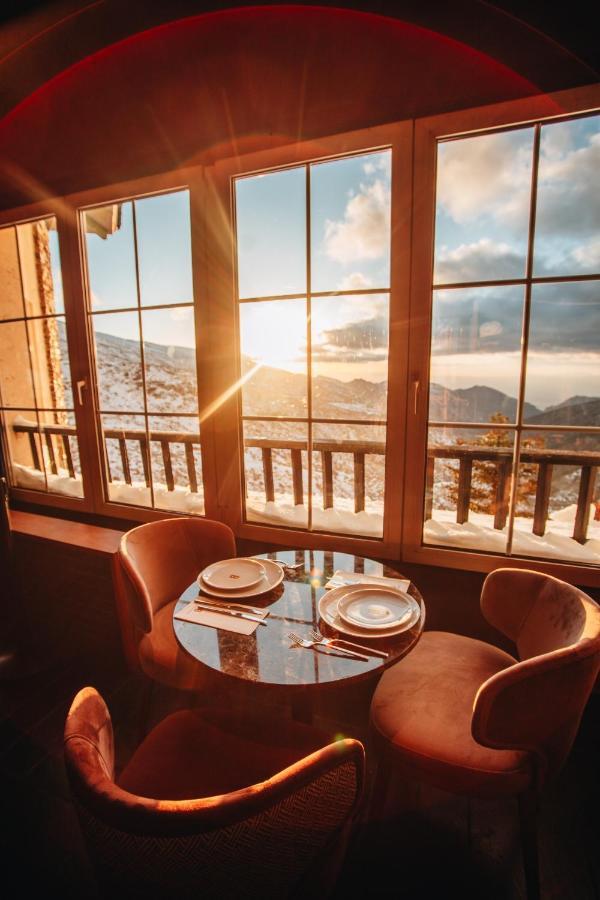 The Mountains Hotel เซียร์ราเนบาดา ภายนอก รูปภาพ