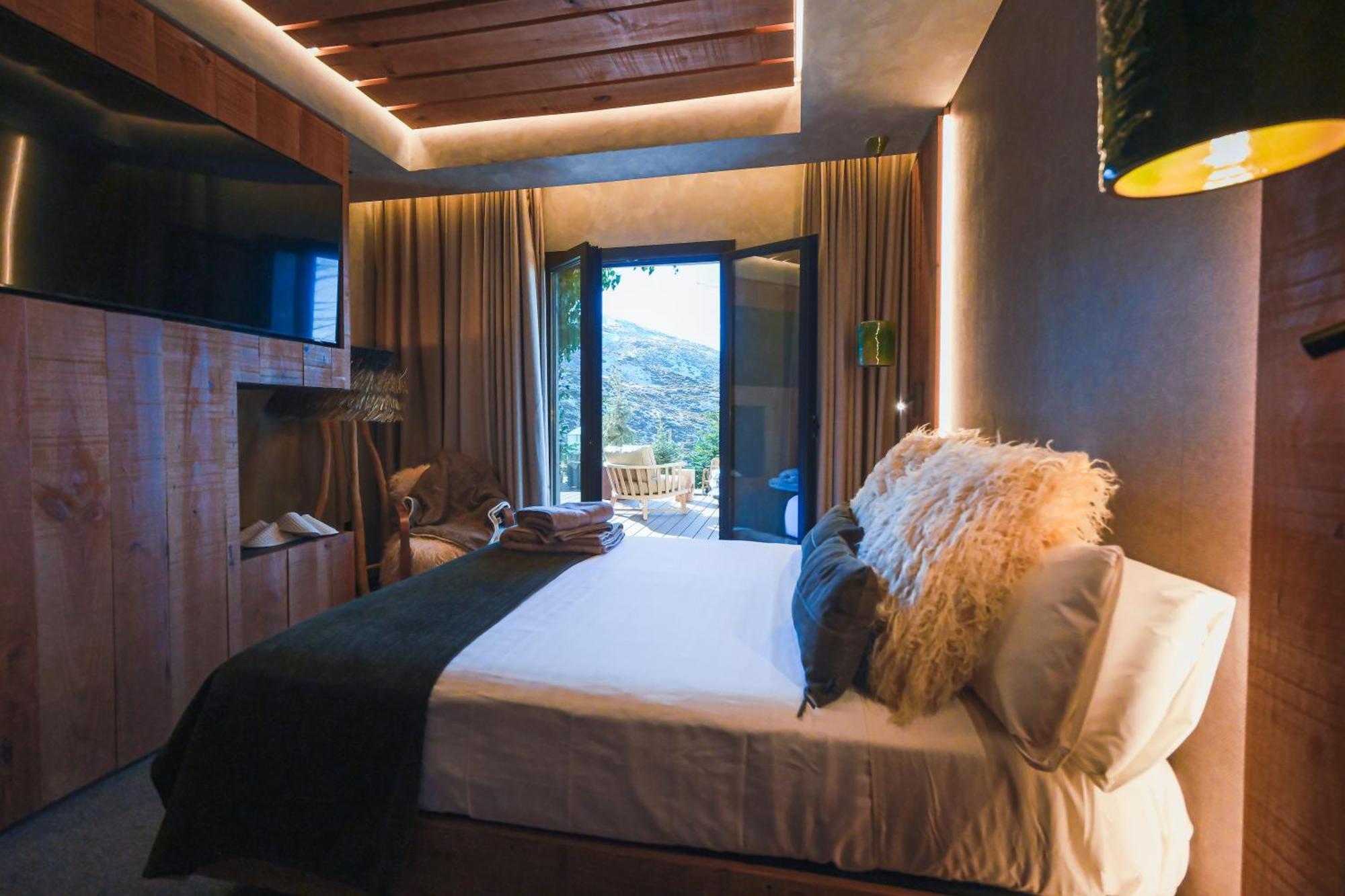 The Mountains Hotel เซียร์ราเนบาดา ภายนอก รูปภาพ